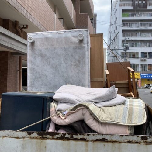 広島市西区にでお引越しに伴うお布団や絨毯、家電回収