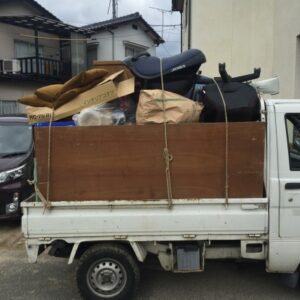 熊野町で軽トラック3台分の不用品回収