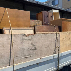 重たい木材物の家具回収