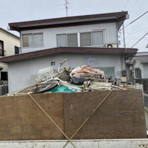 広島市安佐北区で押入れのミシンや雑誌などの不用品回収
