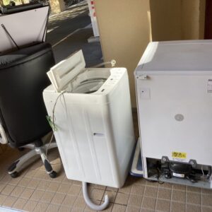 広島県東広島市で冷蔵庫、洗濯機、椅子を処分