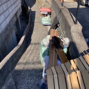 広島県呉市で長い坂道を登り一軒家片付け