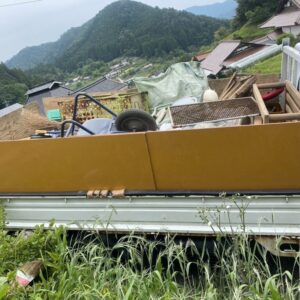 三原市で２トントラック分の片付け、不用品回収