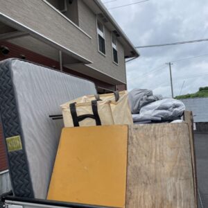 安芸郡府中町で引っ越しの際に、大きなベッドマットレス、チェアなど処分