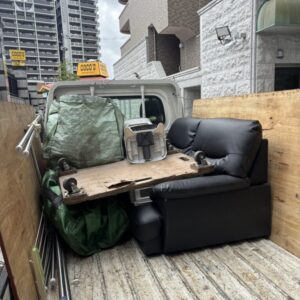 広島市中区で大きすぎてお部屋から出ないソファ回収