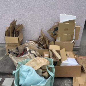 広島市安佐南区の集合住宅3階での女性スタッフによる即日段ボール回収